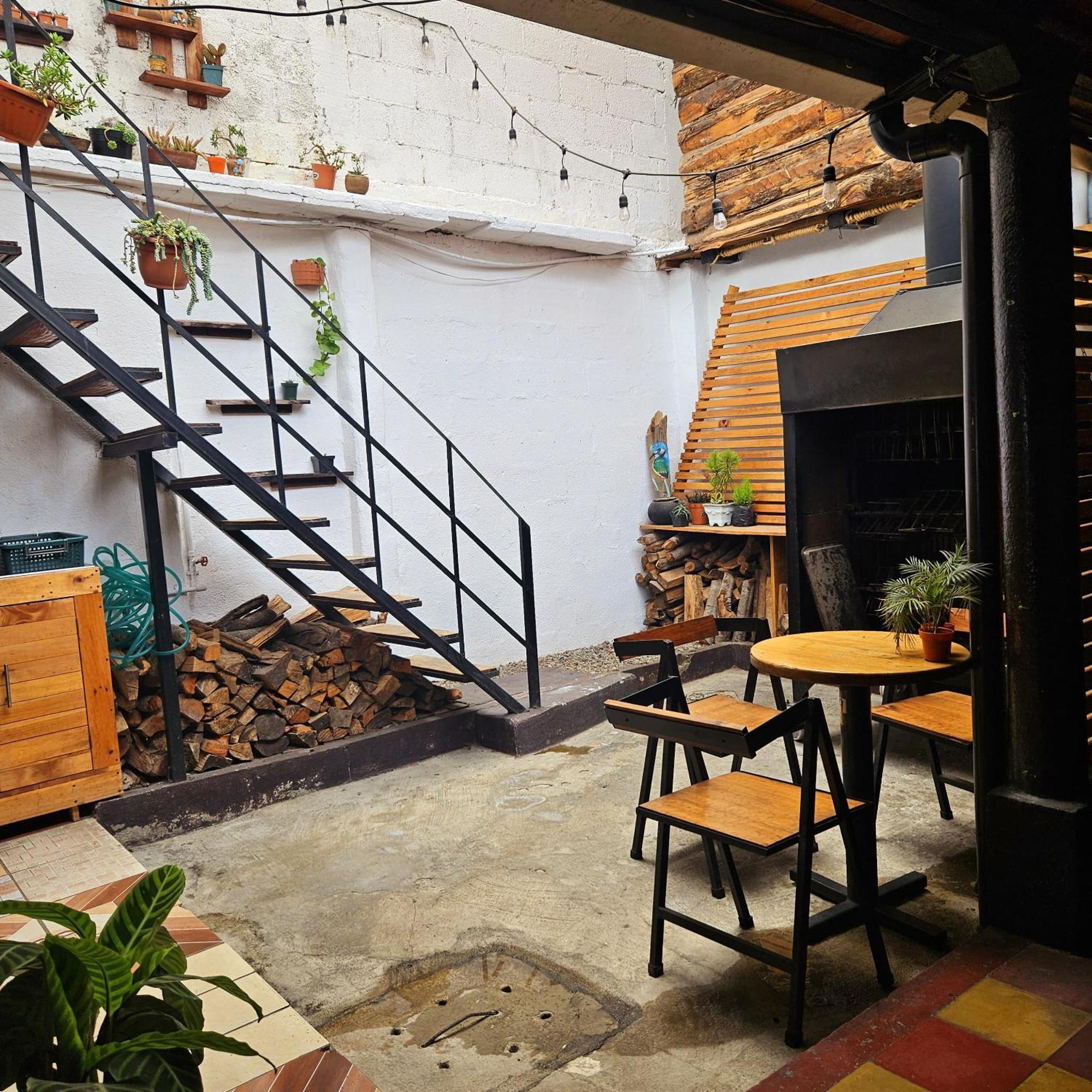 Cermeno'S House Hotel Antigua ภายนอก รูปภาพ