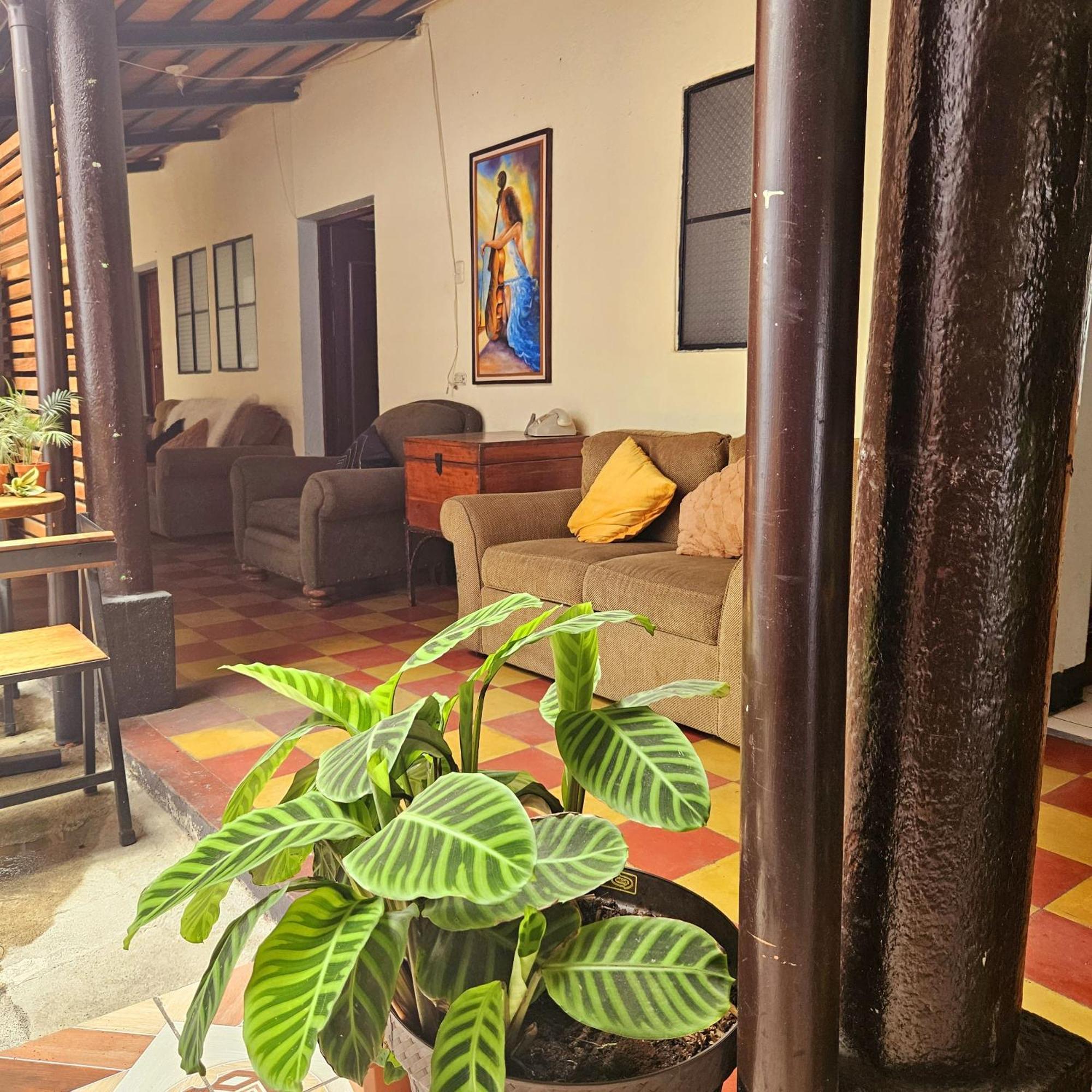 Cermeno'S House Hotel Antigua ภายนอก รูปภาพ