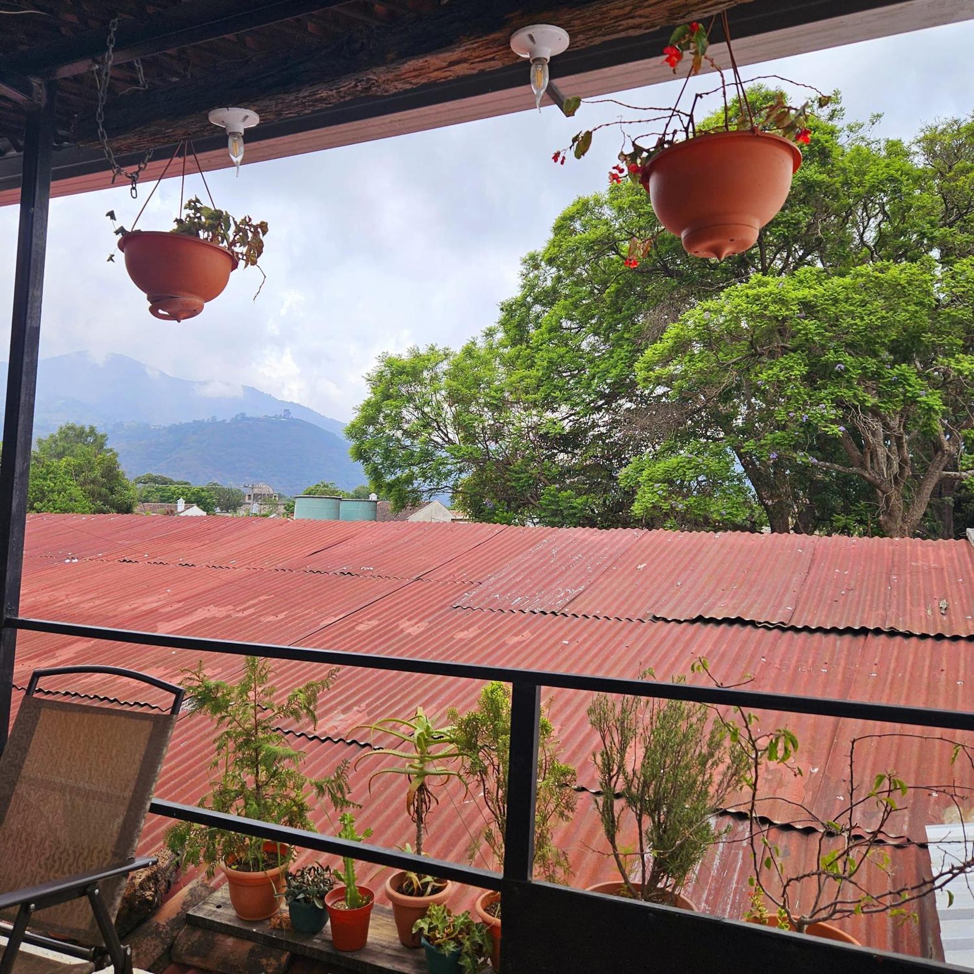 Cermeno'S House Hotel Antigua ภายนอก รูปภาพ