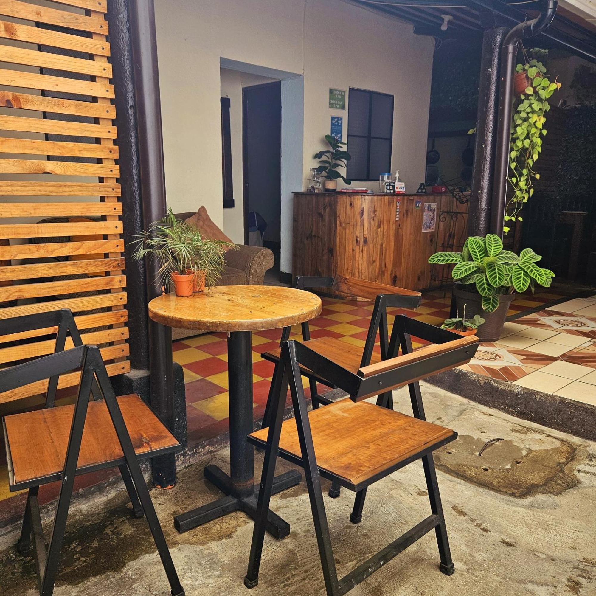 Cermeno'S House Hotel Antigua ภายนอก รูปภาพ