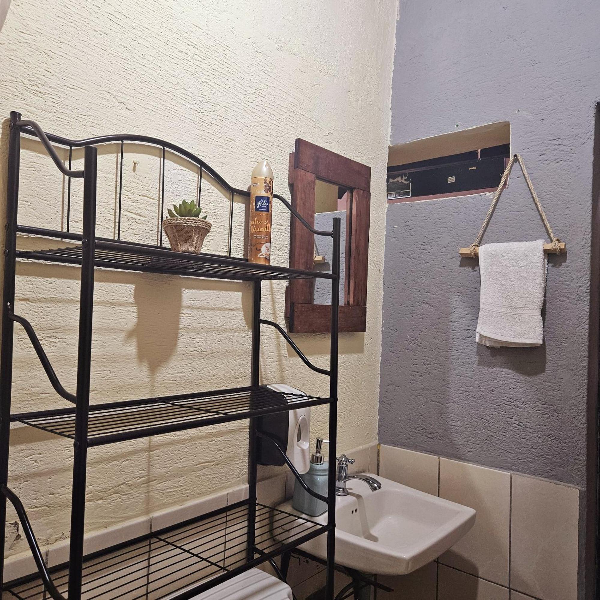 Cermeno'S House Hotel Antigua ภายนอก รูปภาพ
