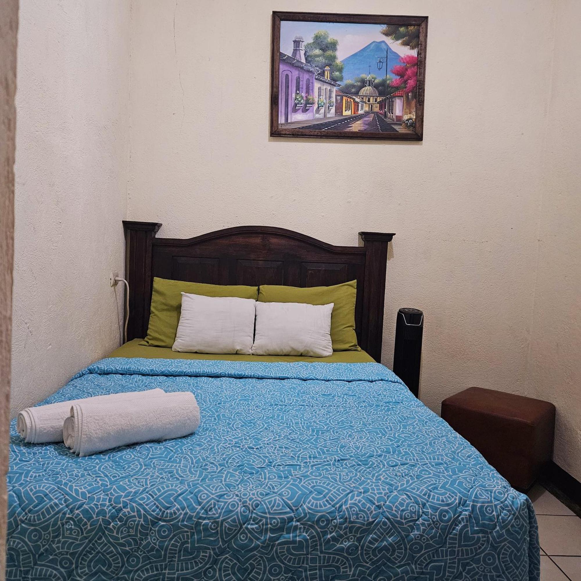 Cermeno'S House Hotel Antigua ภายนอก รูปภาพ